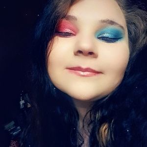 Meet your Posher, Briana